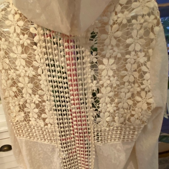New Without Tags Iris Cream Crochet Cardigan With Hood - Picture 4 of 4